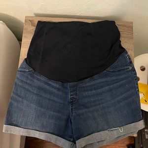 Maternity shorts
